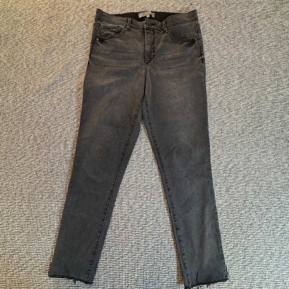 Wit & Wisdom Ab-solution Ankle Jeans Washed Black Raw Hem Size 8 Slim Straight